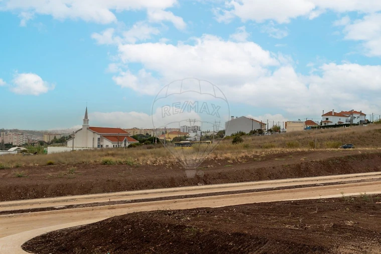 Apartamento T3 para Venda em Santo António dos Cavaleiros e Frielas Foto 16