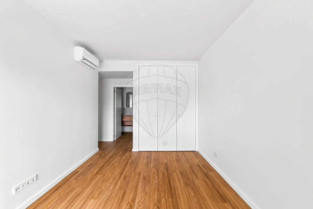 Apartamento T3 para Venda em Santo António dos Cavaleiros e Frielas Foto 14