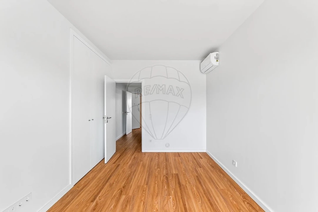 Apartamento T3 para Venda em Santo António dos Cavaleiros e Frielas Foto 21