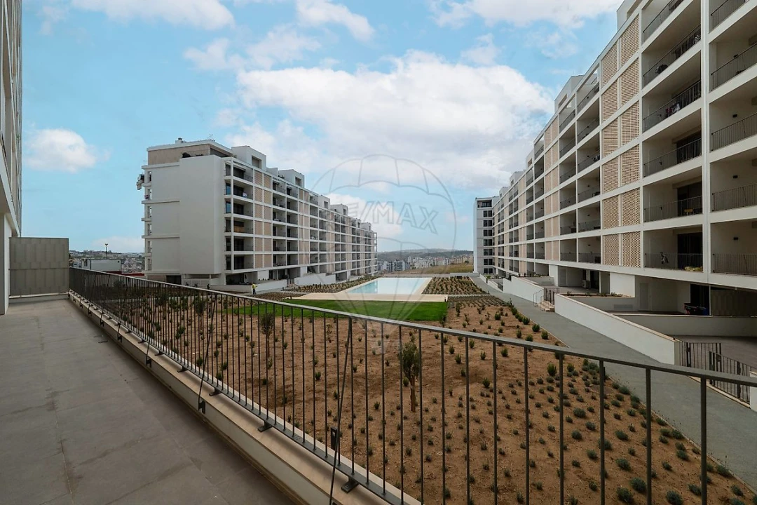 Apartamento T3 para Venda em Santo António dos Cavaleiros e Frielas Foto 39