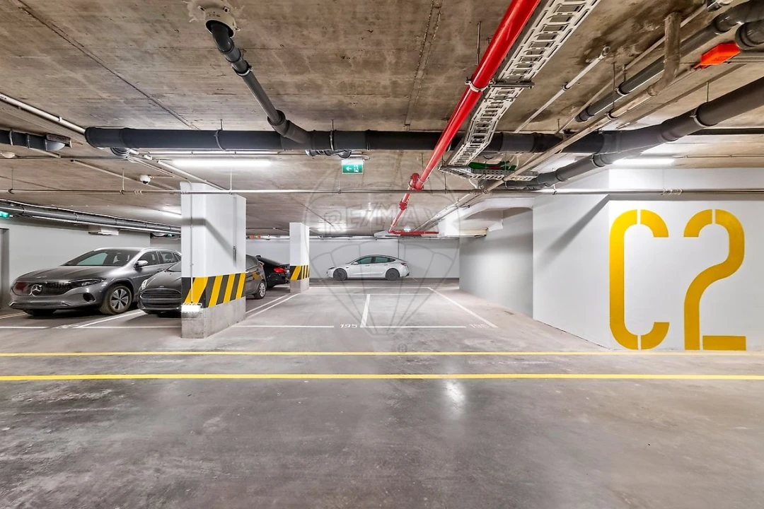 Apartamento T3 para Venda em Santo António dos Cavaleiros e Frielas Foto 1