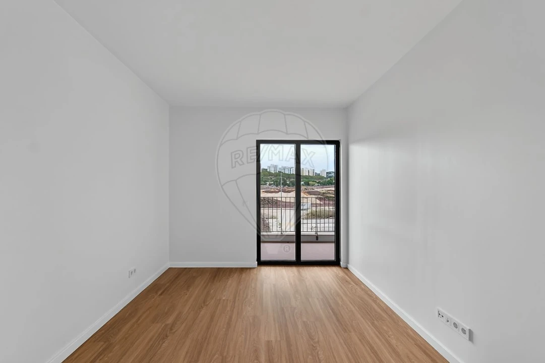 Apartamento T3 para Venda em Santo António dos Cavaleiros e Frielas Foto 15