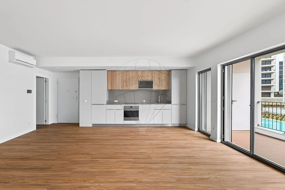 Apartamento T3 para Venda em Santo António dos Cavaleiros e Frielas Foto 4