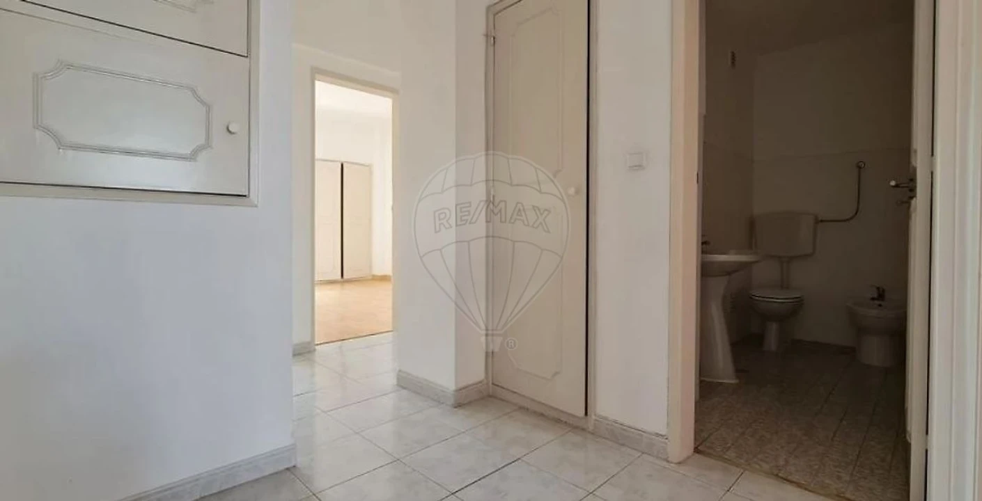 Apartamento T3 para Venda em Rio de Mouro Foto 1