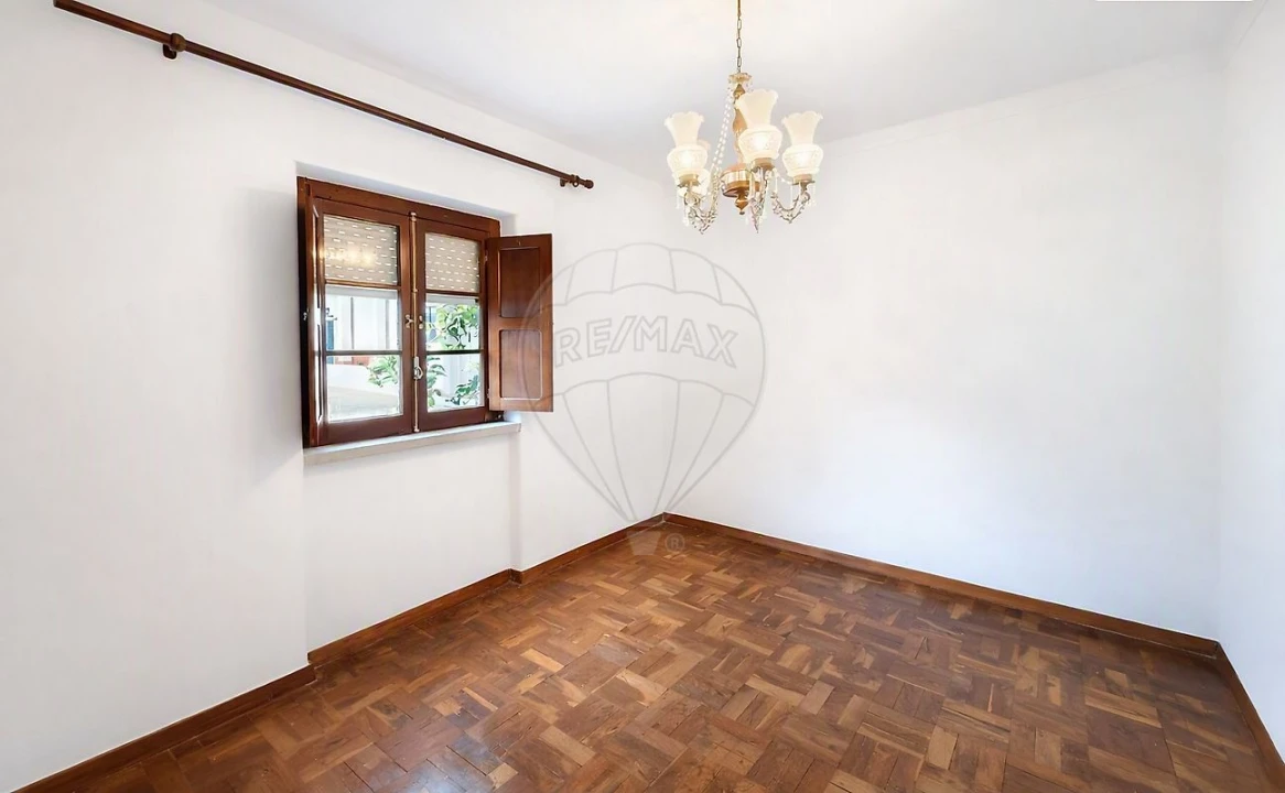 Moradia T2 para Venda em Povoa da Isenta Foto 6