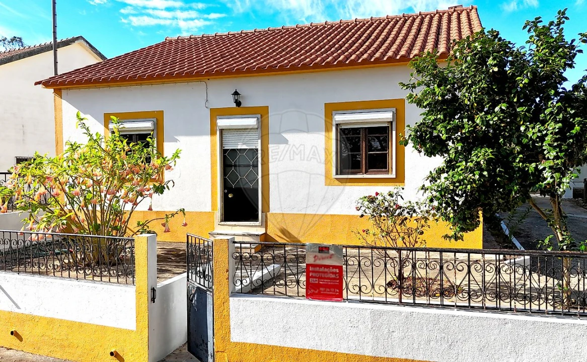 Moradia T2 para Venda em Povoa da Isenta Foto 2