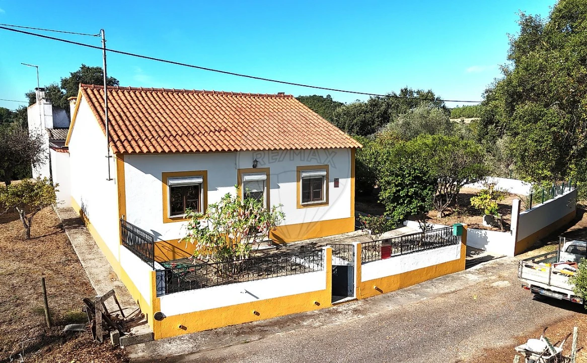 Moradia T2 para Venda em Povoa da Isenta Foto 1