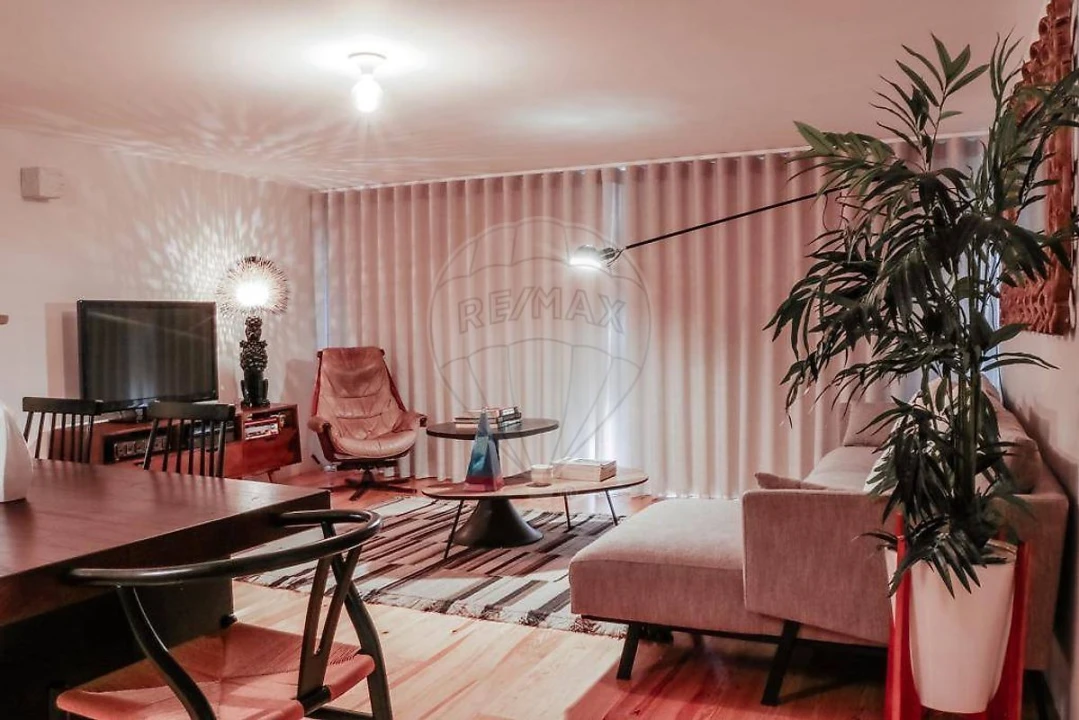 Apartamento T1 para Venda em Cedofeita, Santo Ildefonso, Sé, Miragaia, São Nicolau e Vitória Foto 1