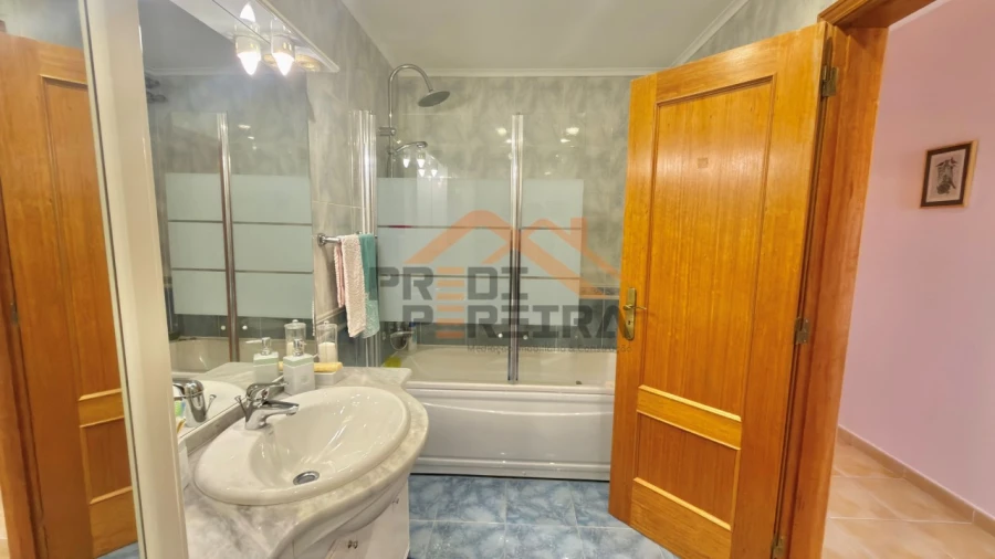 Apartamento T2 para Venda em Odivelas Foto 8