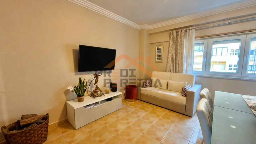 Apartamento T2 para Venda em Odivelas Foto 5