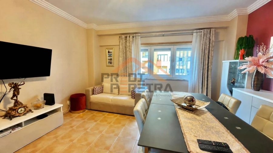 Apartamento T2 para Venda em Odivelas Foto 6