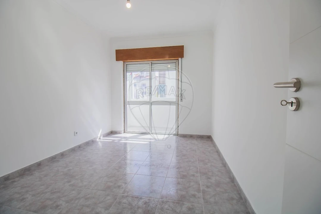 Apartamento T2 para Venda em Seixal, Arrentela e Aldeia de Paio Pires Foto 19