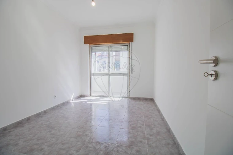 Apartamento T2 para Venda em Seixal, Arrentela e Aldeia de Paio Pires Foto 19