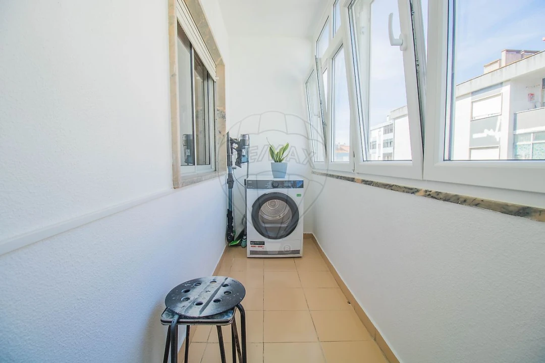 Apartamento T2 para Venda em Seixal, Arrentela e Aldeia de Paio Pires Foto 7