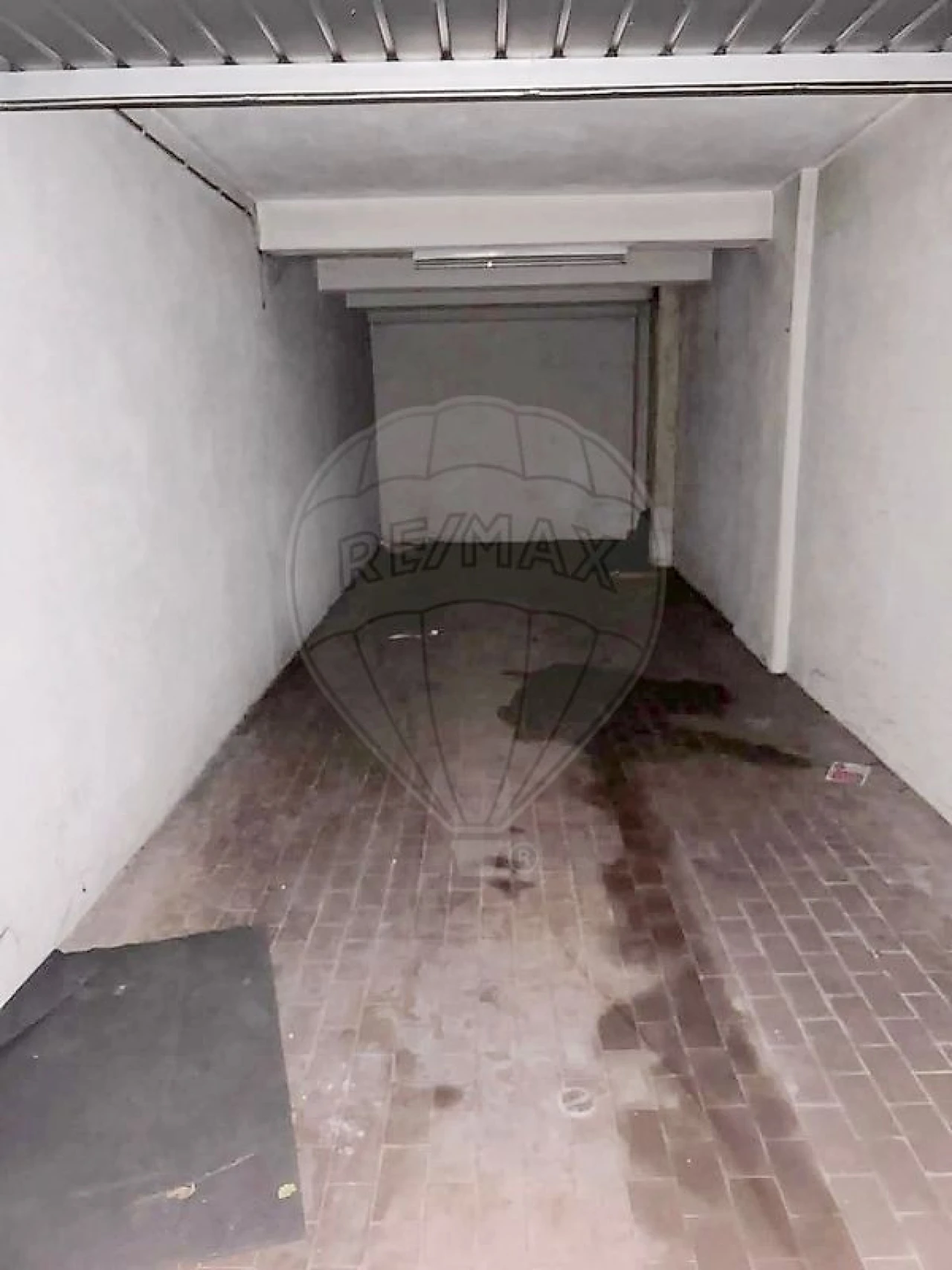 Garagem para Arrendamento em Massamá e Monte Abraão Foto 1