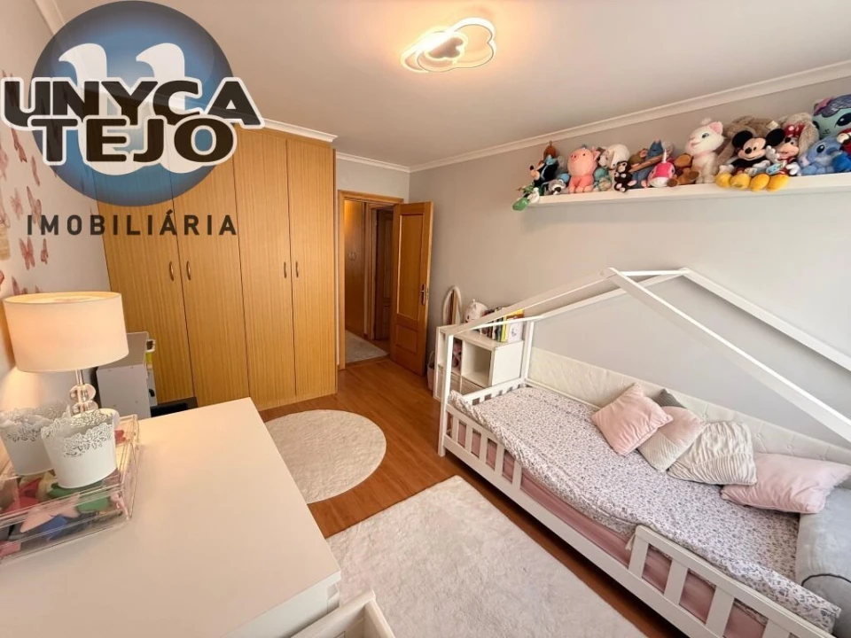 Apartamento T3 para Venda em Quinta do Anjo Foto 11