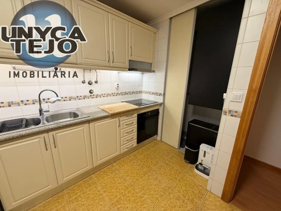 Apartamento T3 para Venda em Quinta do Anjo Foto 5