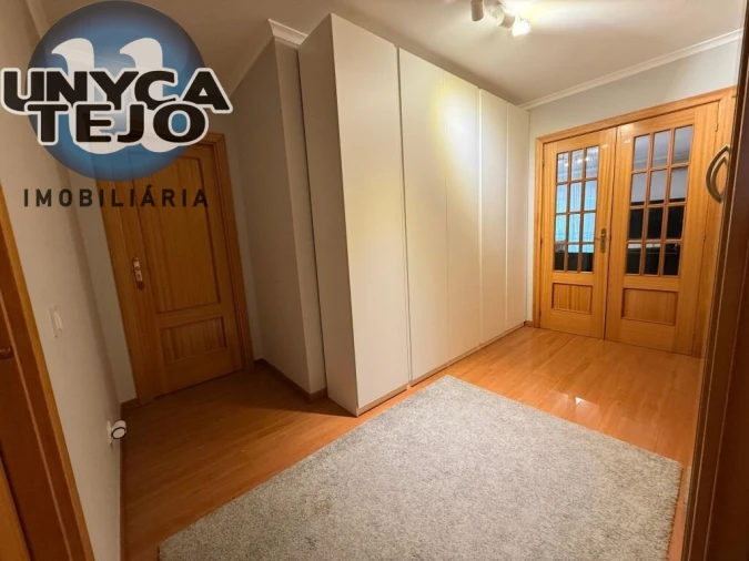 Apartamento T3 para Venda em Quinta do Anjo Foto 3