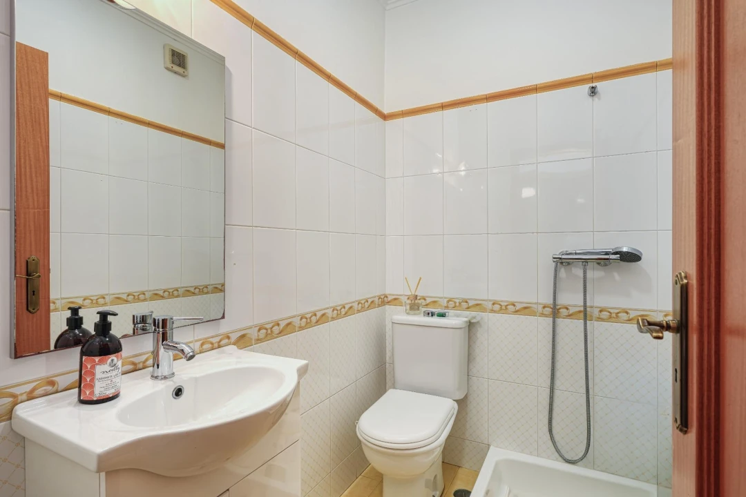 Apartamento T2 para Venda em Alcabideche Foto 16