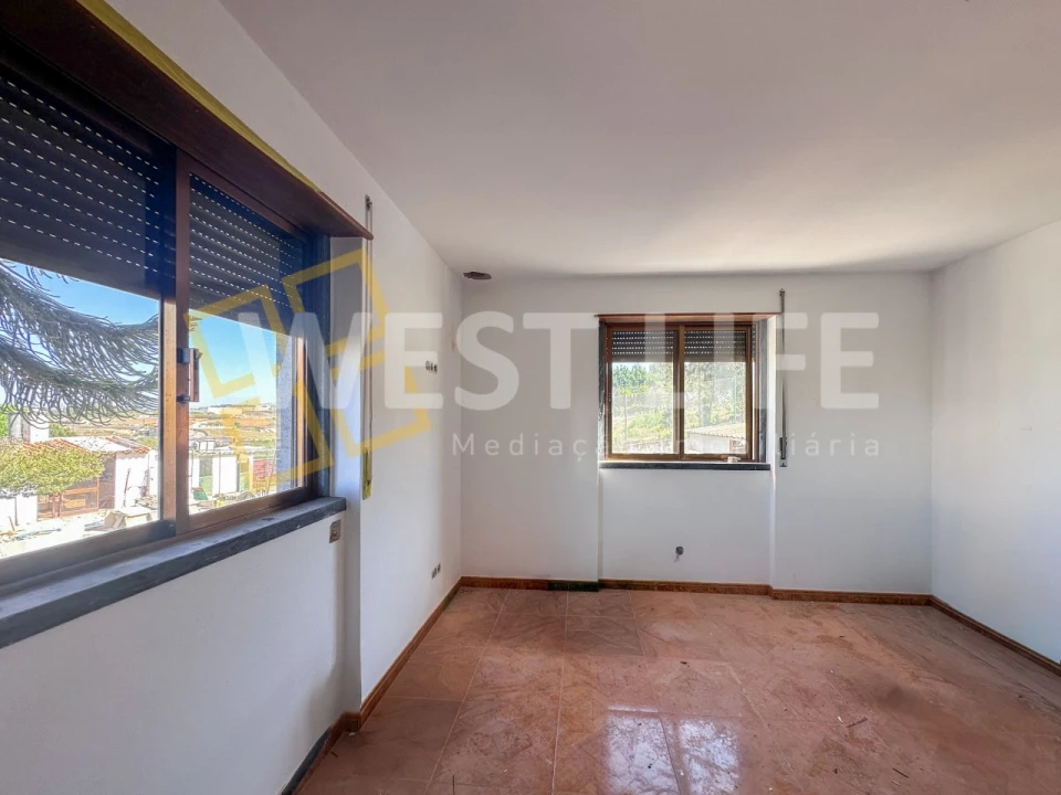 Apartamento T3 para Arrendamento em Santo Isidoro Foto 3