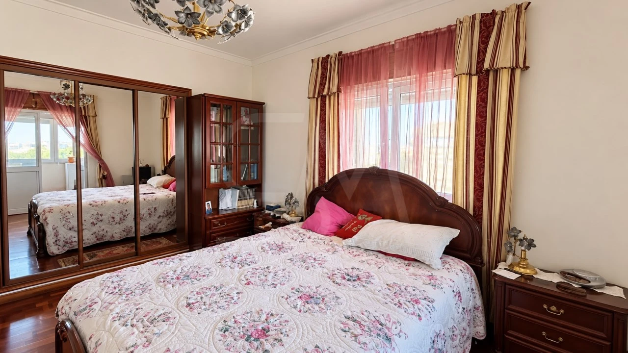Apartamento T2 para Venda em Massamá e Monte Abraão Foto 8