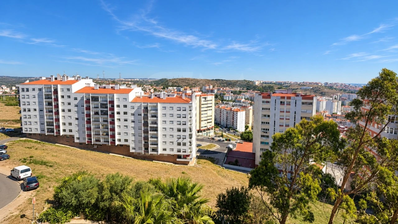 Apartamento T2 para Venda em Massamá e Monte Abraão Foto 13