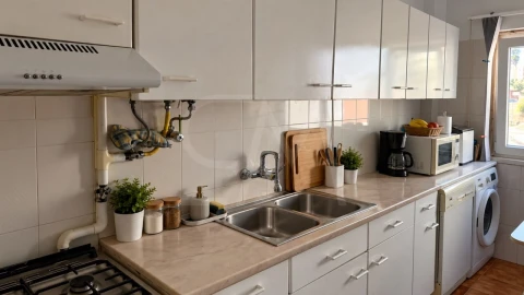 Apartamento T2 para Venda em Massamá e Monte Abraão