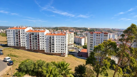 Apartamento T2 para Venda em Massamá e Monte Abraão