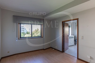 Apartamento T1 para Arrendamento em Aldoar, Foz do Douro e Nevogilde