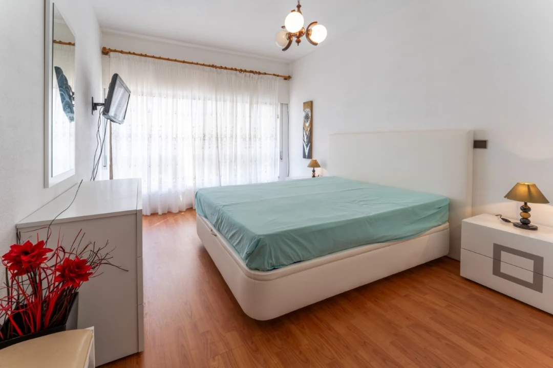 Apartamento T2 para Venda em Nazare Foto 12
