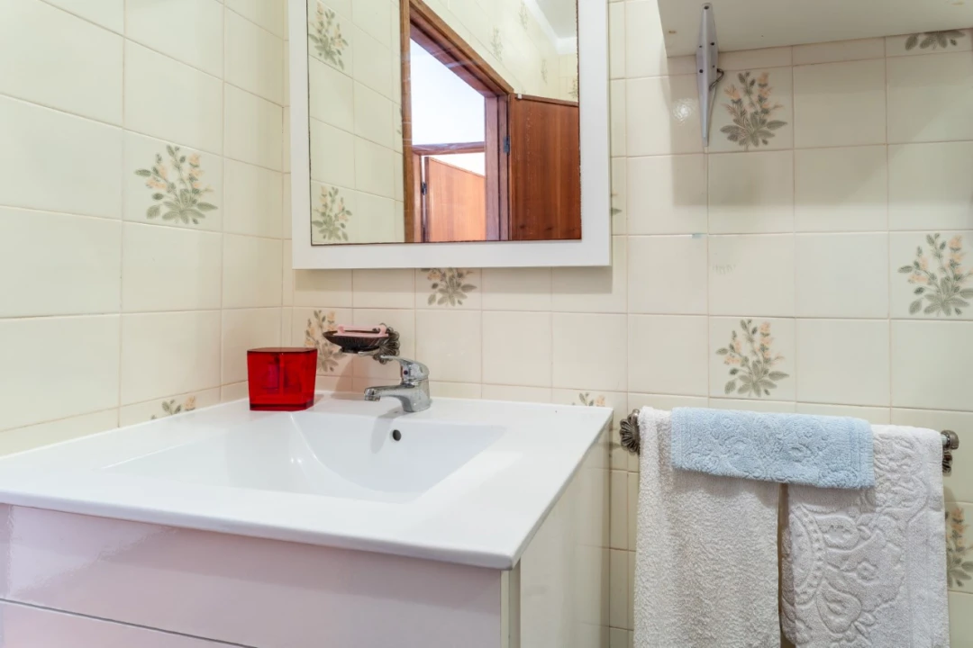 Apartamento T2 para Venda em Nazare Foto 16
