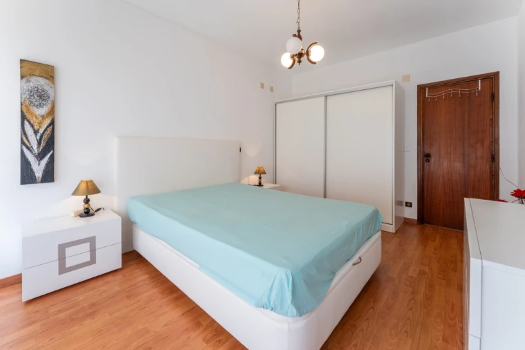 Apartamento T2 para Venda em Nazare Foto 11