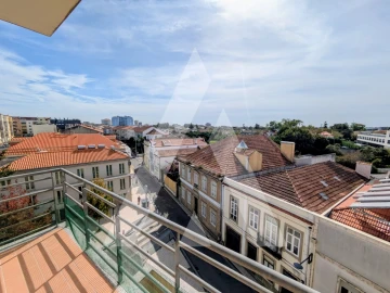 Apartamento T1 para Arrendamento em Glória e Vera Cruz