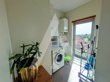 Apartamento T1 para Arrendamento em Glória e Vera Cruz
