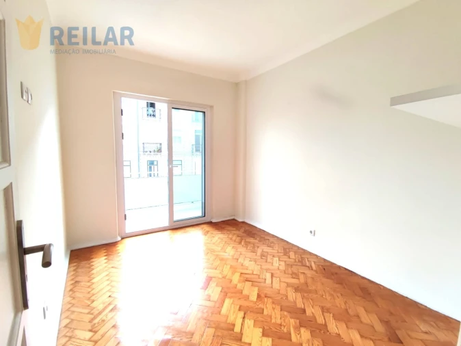 Apartamento T2 para Arrendamento em São Vicente Foto 9