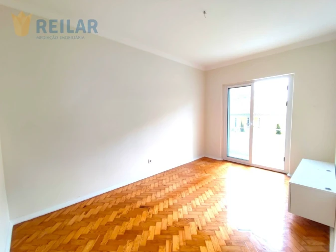 Apartamento T2 para Arrendamento em São Vicente Foto 3