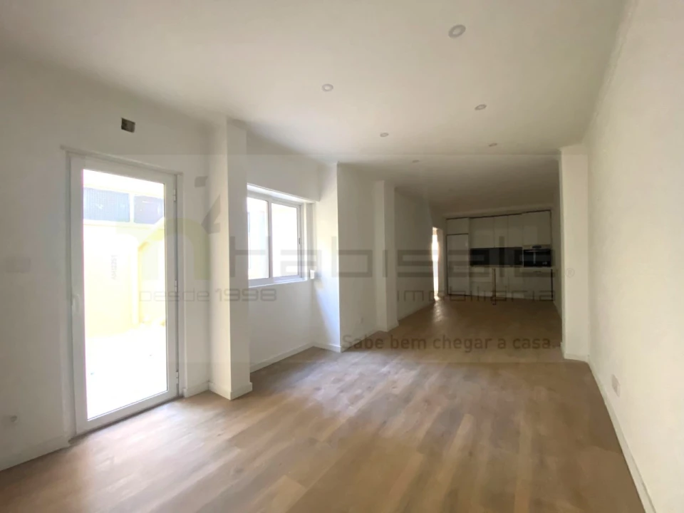 Apartamento T2 para Venda em Falagueira-Venda Nova Foto 3