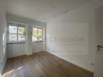 Apartamento T2 para Venda em Falagueira-Venda Nova