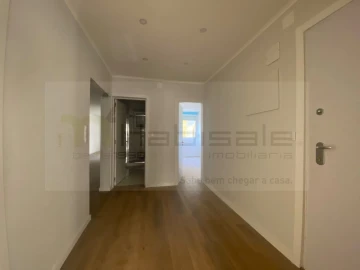 Apartamento T2 para Venda em Falagueira-Venda Nova