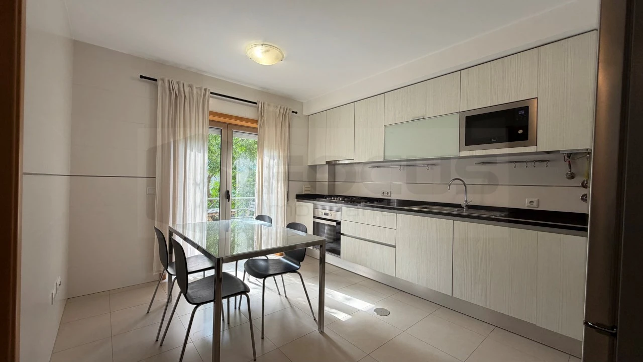Apartamento T1 para Arrendamento em Aradas Foto 1