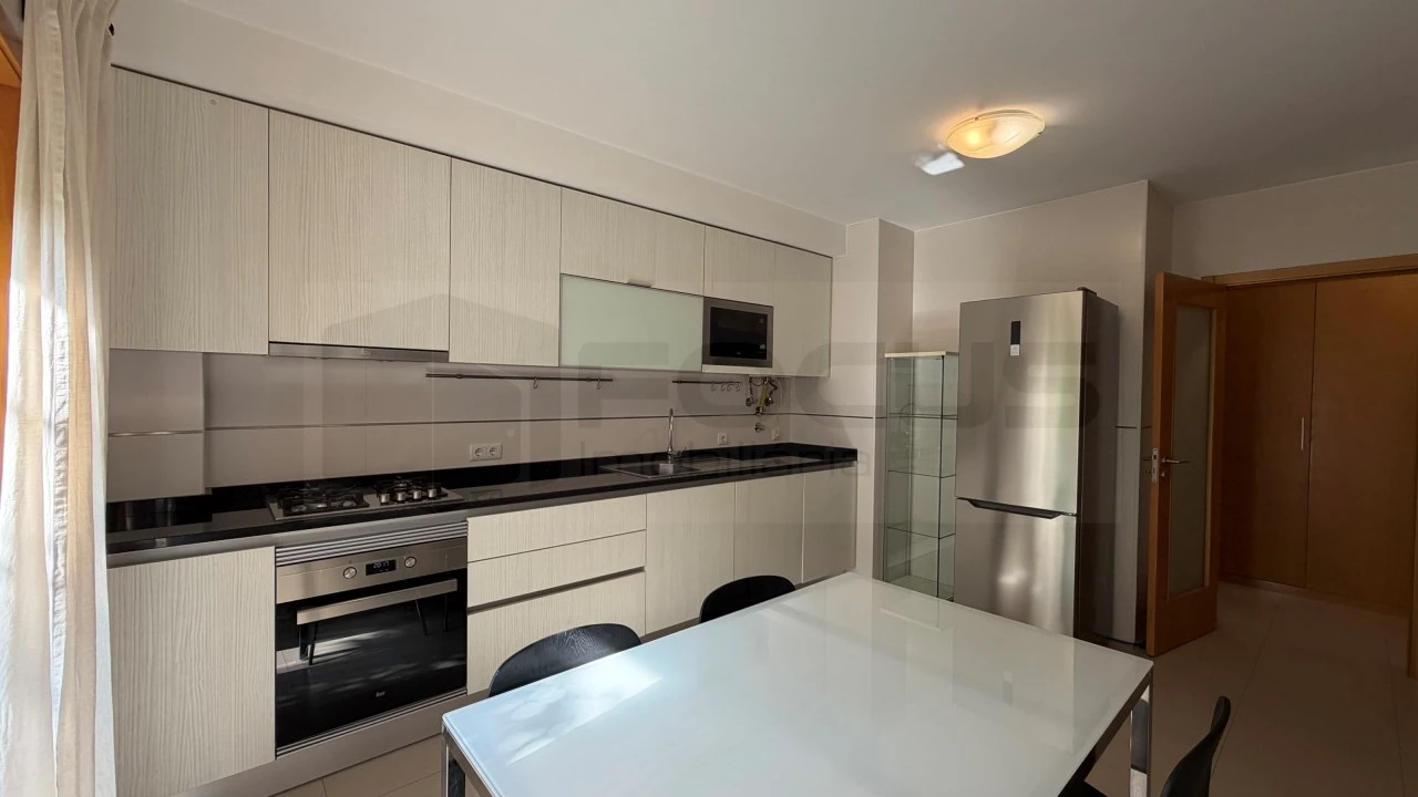 Apartamento T1 para Arrendamento em Aradas Foto 2