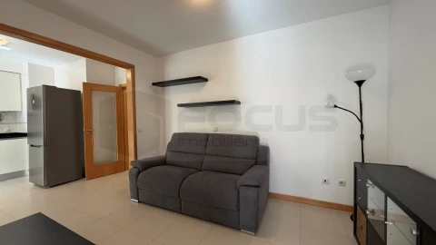 Apartamento T1 para Arrendamento em Aradas