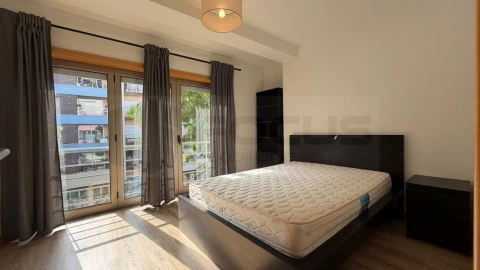 Apartamento T1 para Arrendamento em Aradas