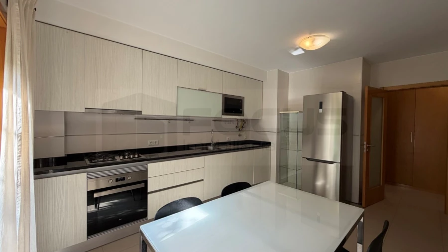 Apartamento T1 para Arrendamento em Aradas Foto 2