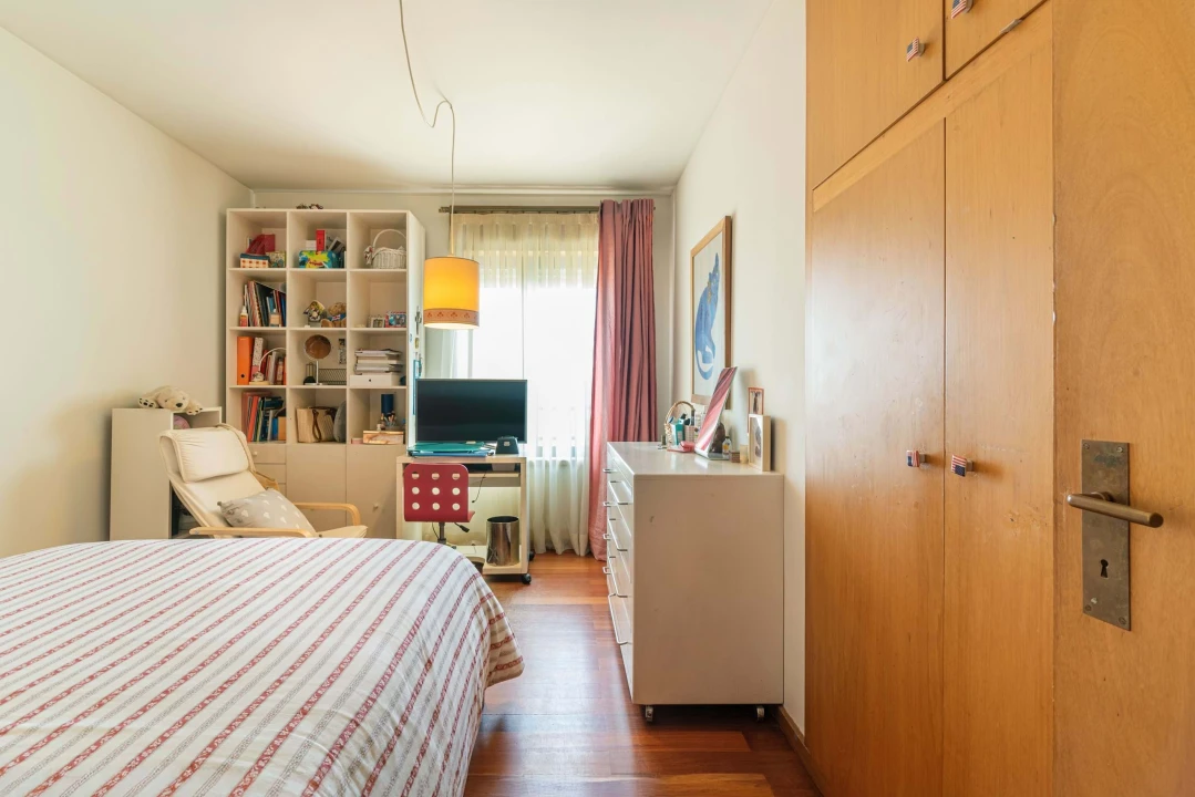 Apartamento T4 para Venda em Lordelo do Ouro e Massarelos Foto 24