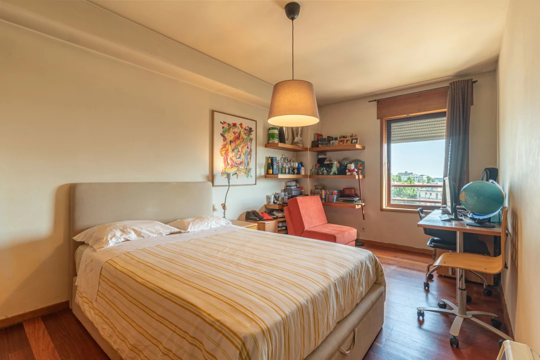 Apartamento T4 para Venda em Lordelo do Ouro e Massarelos Foto 25