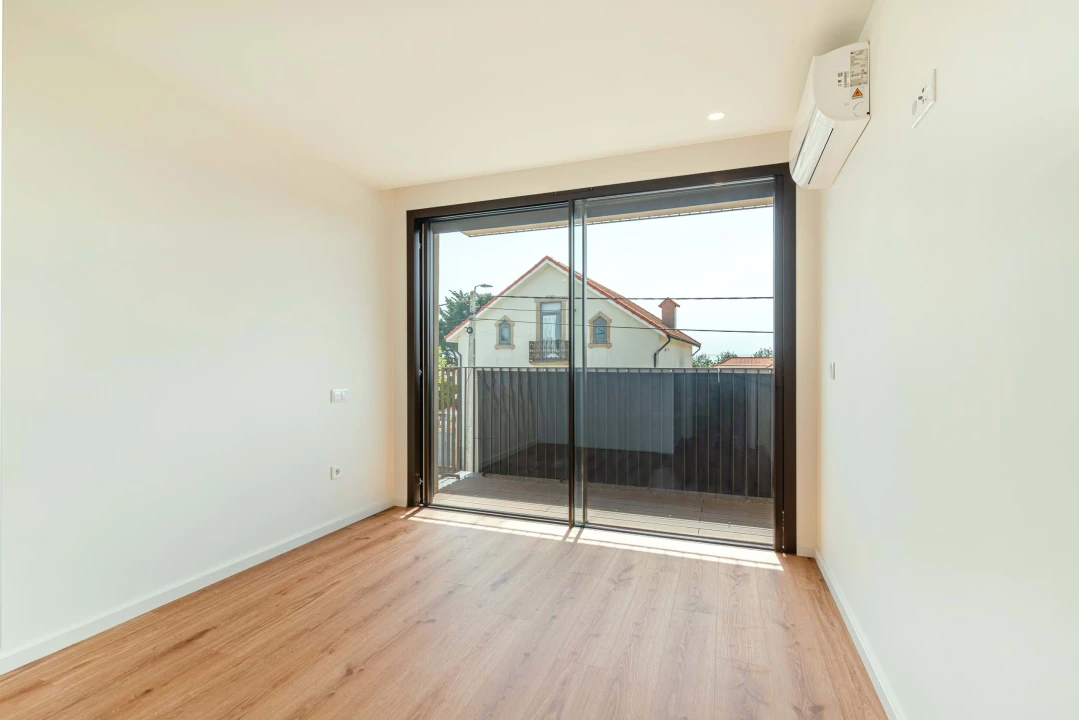Apartamento T2 para Venda em Arcozelo Foto 11
