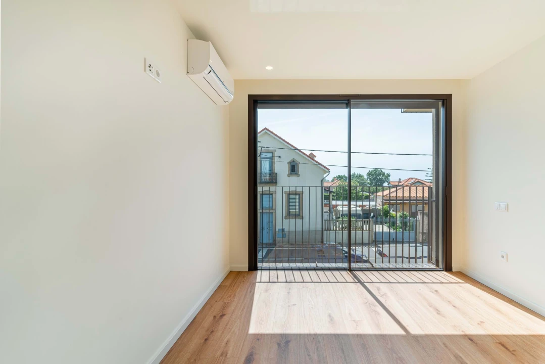 Apartamento T1 para Venda em Arcozelo Foto 14