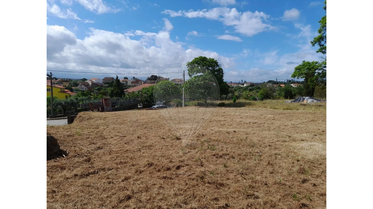 Terreno para Venda em Currelos, Papízios e Sobral Foto 1