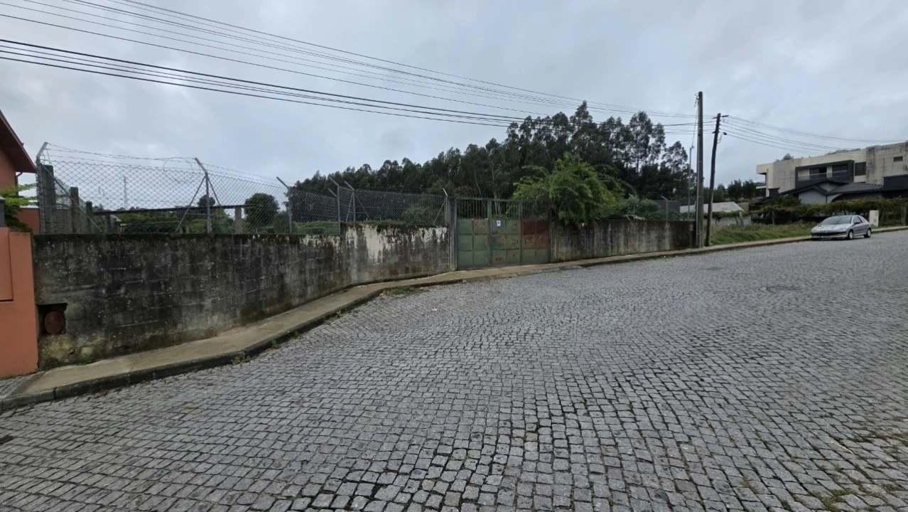 Terreno para Venda em Castêlo da Maia Foto 4